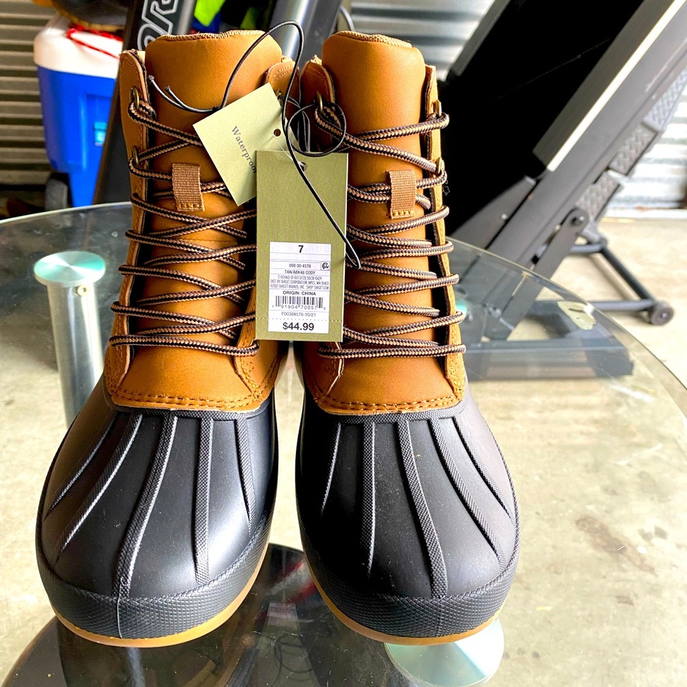 Goodfellow water proof tan boot